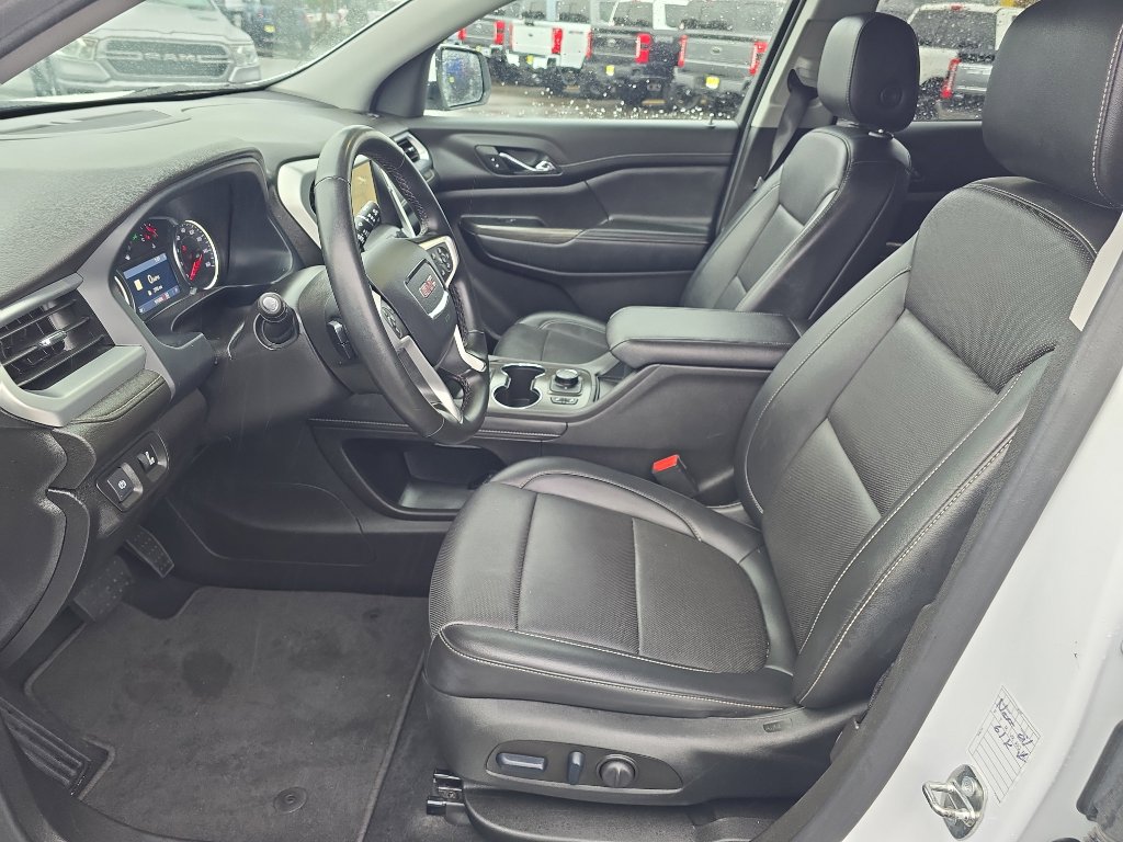 Used 2023 GMC Acadia SLT image 16