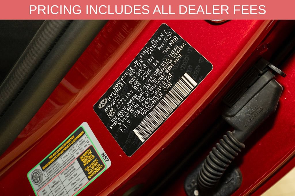 Used 2025 Hyundai Elantra SEL FWD image 21