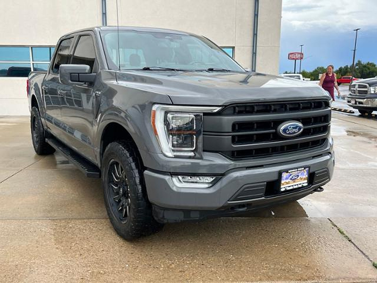 Used 2021 Ford F150 Lariat w/ Equipment Group 502A High AWD/4WD image 3