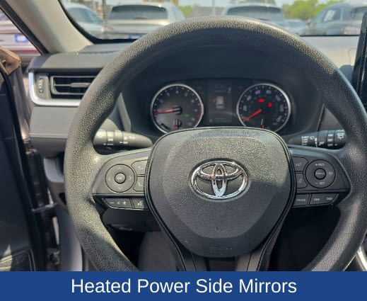 Used 2019 Toyota RAV4 XLE w/ Convenience Package FWD image 9