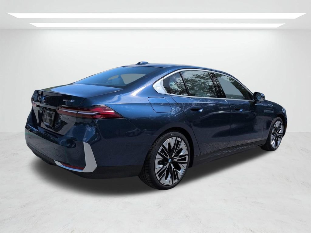 New 2026 BMW i5 eDrive40 w/ Premium Package AWD/4WD image 4
