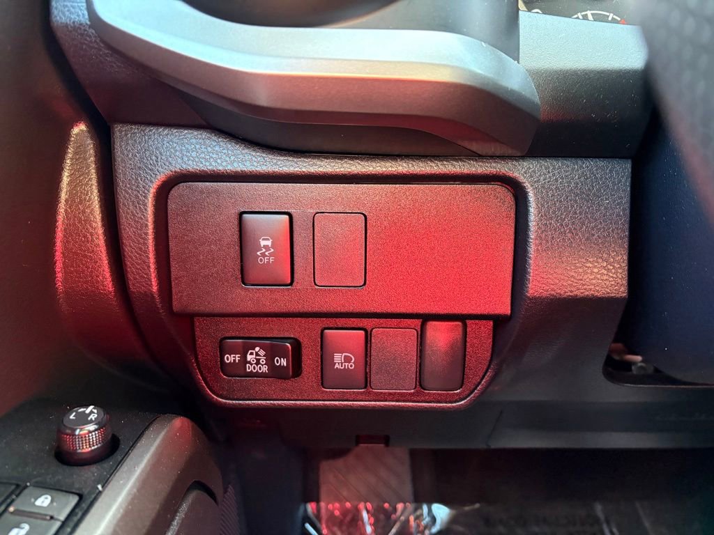 Certified 2022 Toyota Tacoma SR5 AWD/4WD image 21