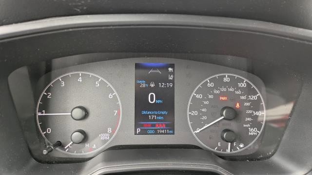 Used 2025 Toyota Corolla Cross LE image 8