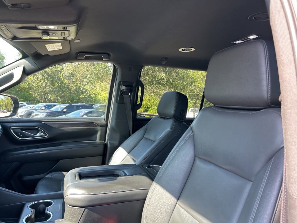 Used 2023 Chevrolet Suburban LT image 15