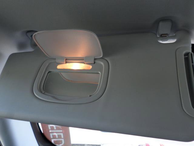 Used 2018 Jeep Renegade Latitude image 29