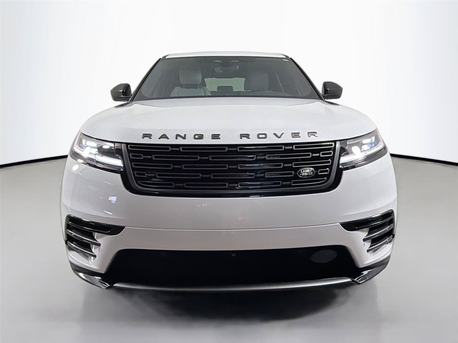 Certified 2026 Land Rover Range Rover Velar Dynamic SE AWD/4WD image 2