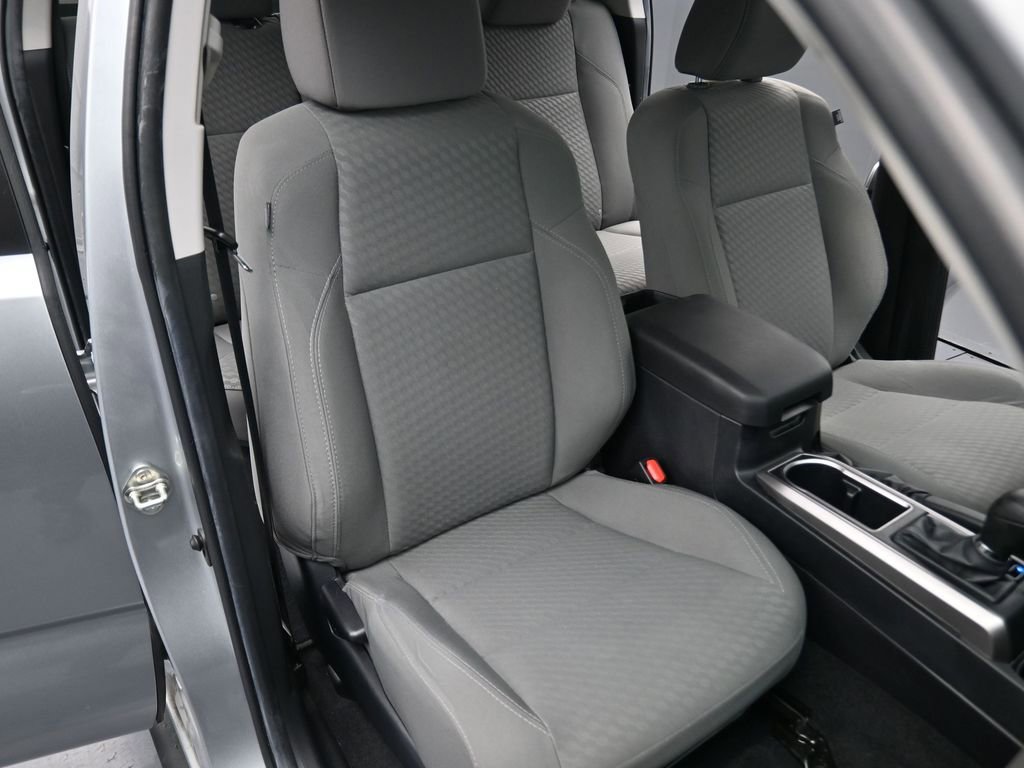 Used 2022 Toyota Tacoma SR5 RWD image 12