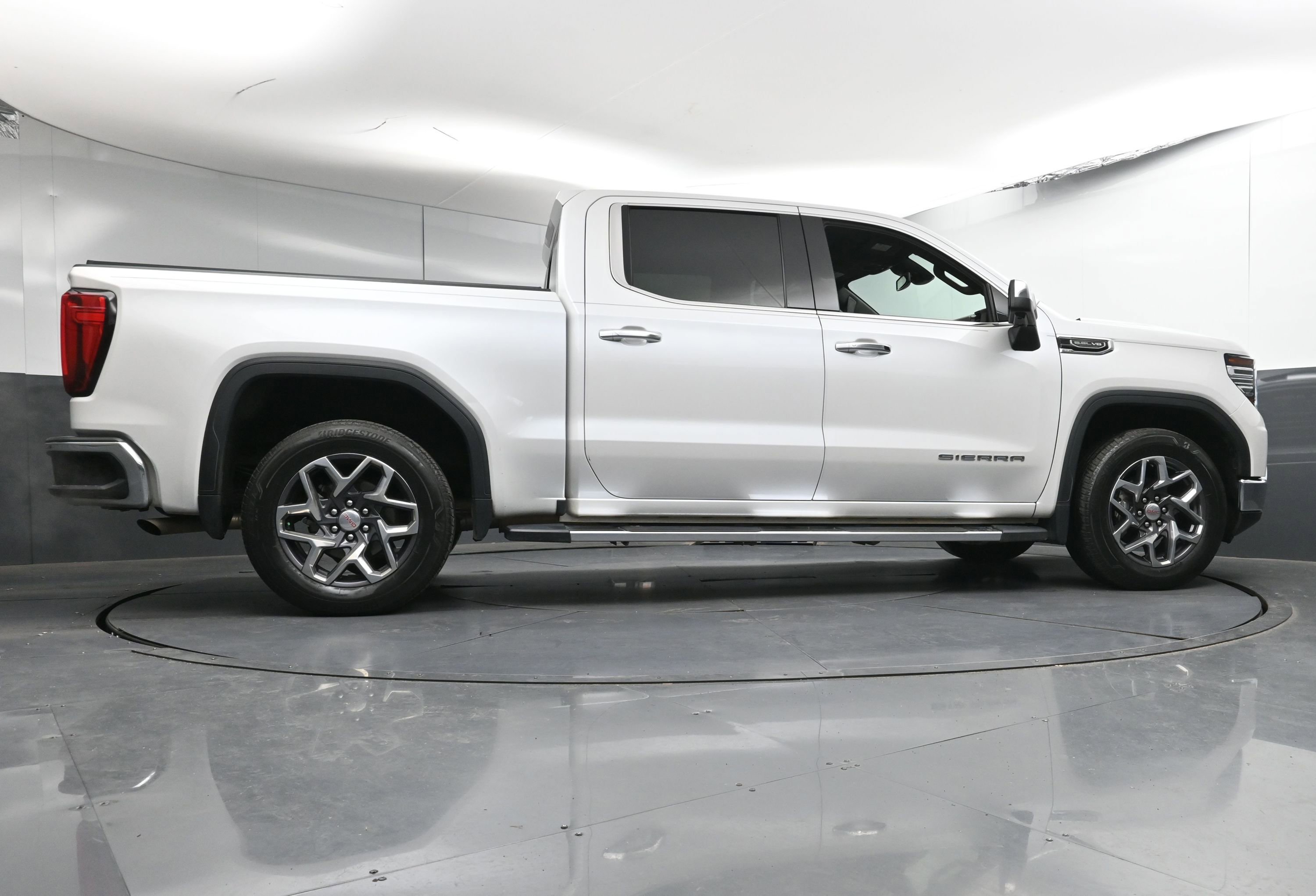 Used 2023 GMC Sierra 1500 SLT w/ SLT Premium Package image 33
