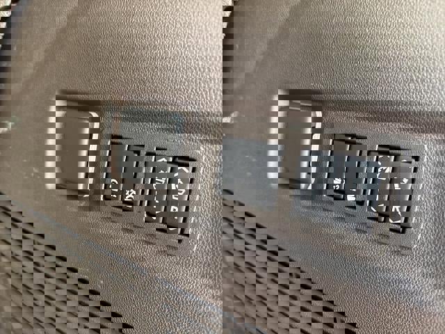 Used 2021 GMC Yukon Denali w/ Denali Ultimate Package image 13