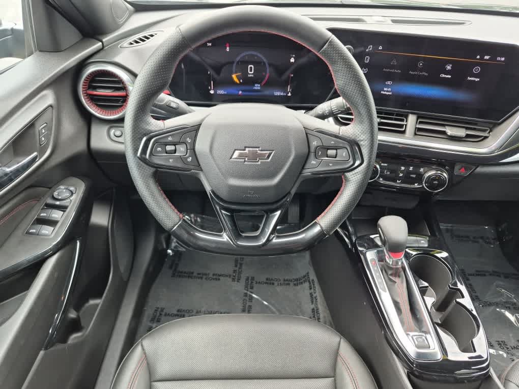 Used 2025 Chevrolet Trax RS w/ Driver Confidence Package FWD image 8