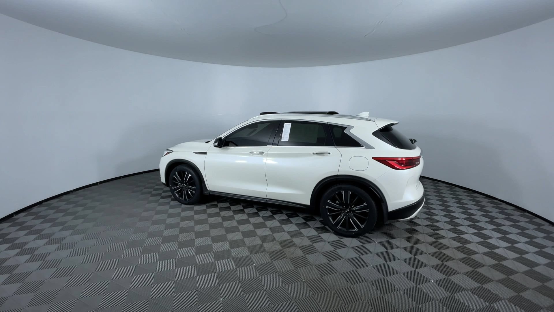 Used 2021 INFINITI QX50 Luxe w/ Appearance Package AWD/4WD image 6