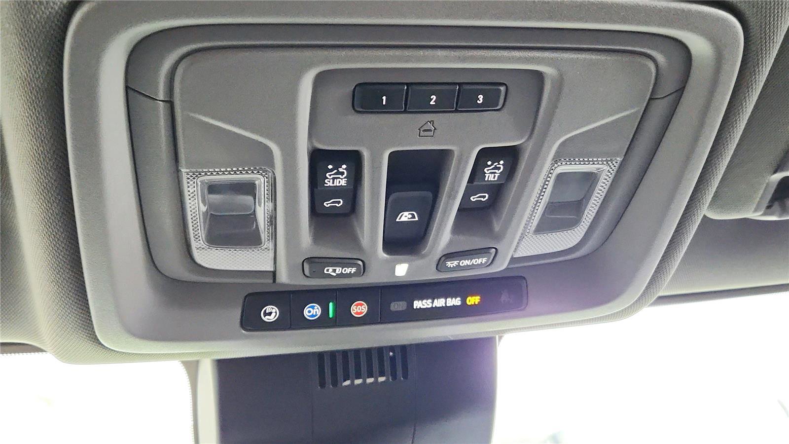 Used 2022 GMC Sierra 1500 SLT w/ SLT Convenience Package AWD/4WD image 31