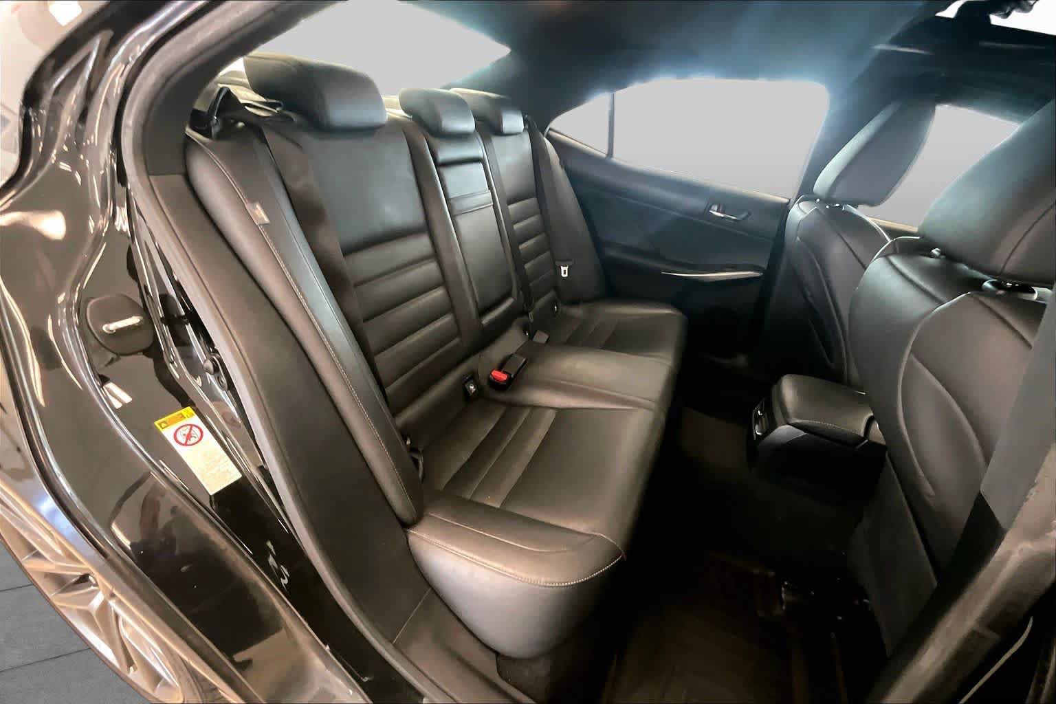 Used 2015 Lexus IS 350 w/ F-Sport Package RWD image 19