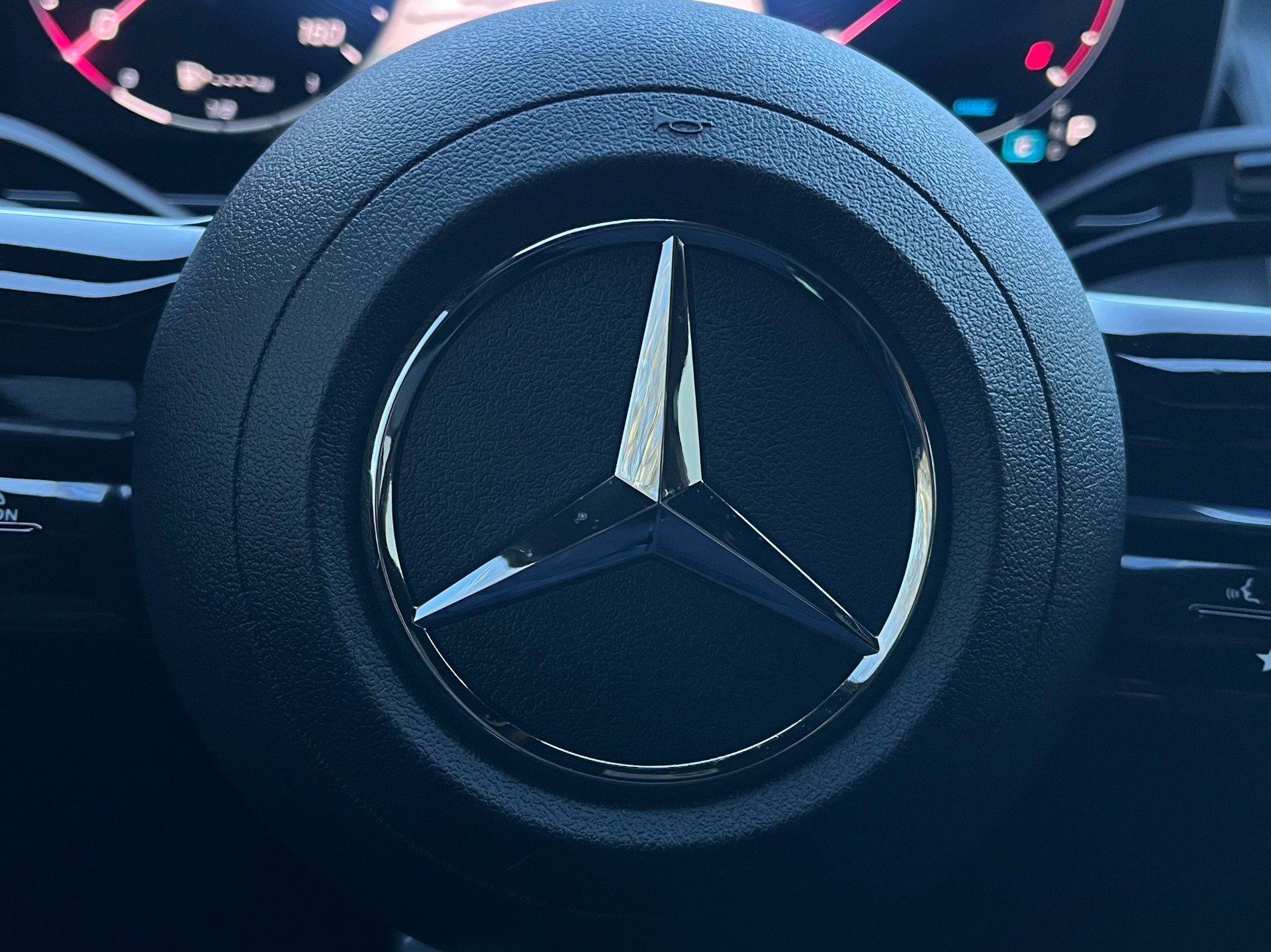 Used 2025 Mercedes-Benz GLC 300 4MATIC NIGHT PKG, AMG LINE PKG image 36