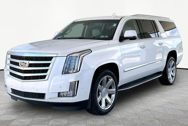 Used 2019 Cadillac Escalade ESV Luxury AWD/4WD image 3
