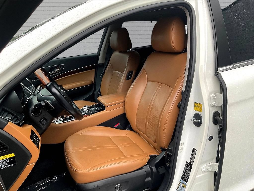 Used 2017 Kia K900 Luxury w/ VIP Package RWD image 17