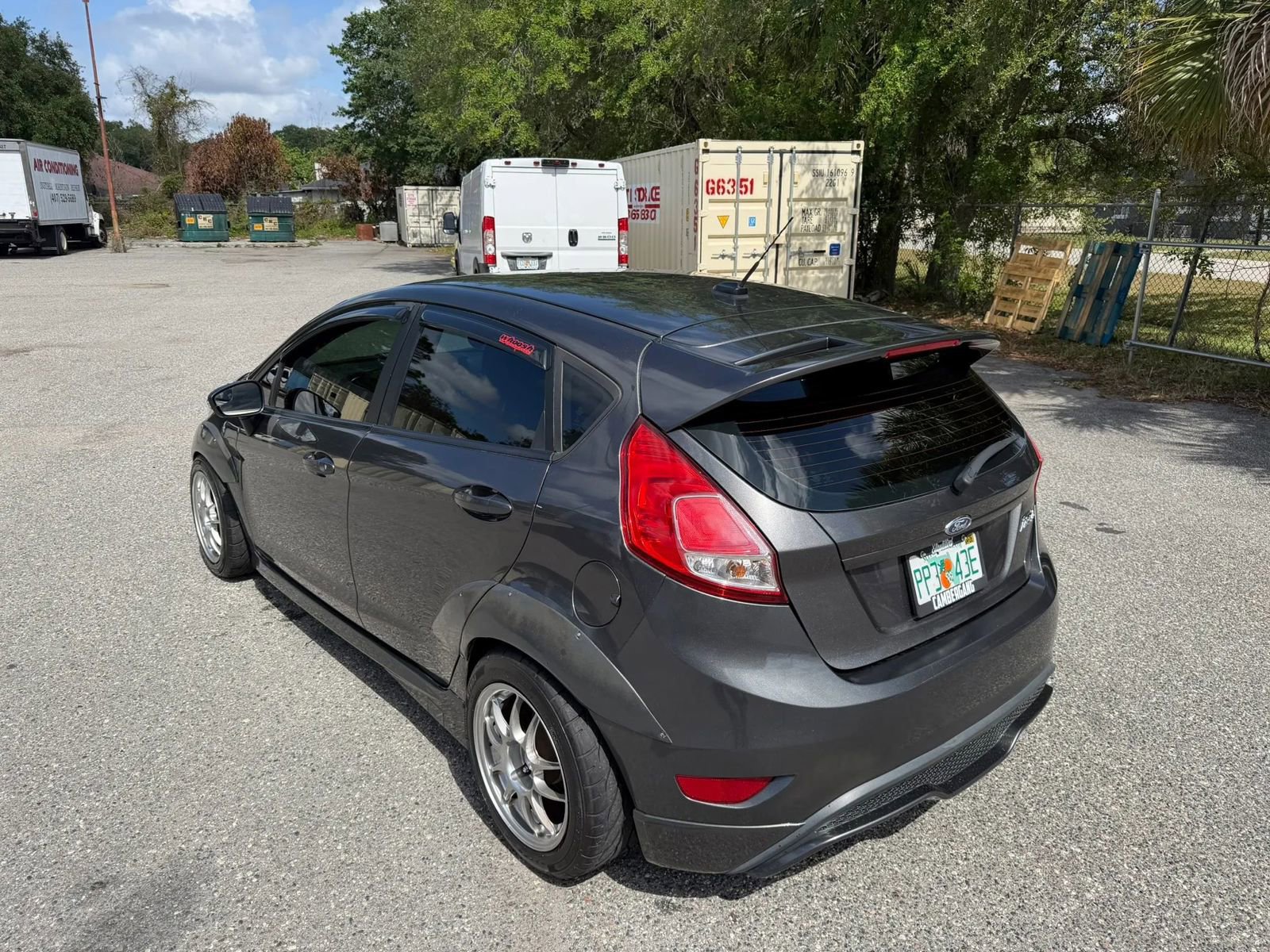 Used 2017 Ford Fiesta ST FWD image 3
