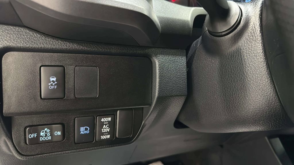 Used 2021 Toyota Tacoma TRD Sport AWD/4WD image 33