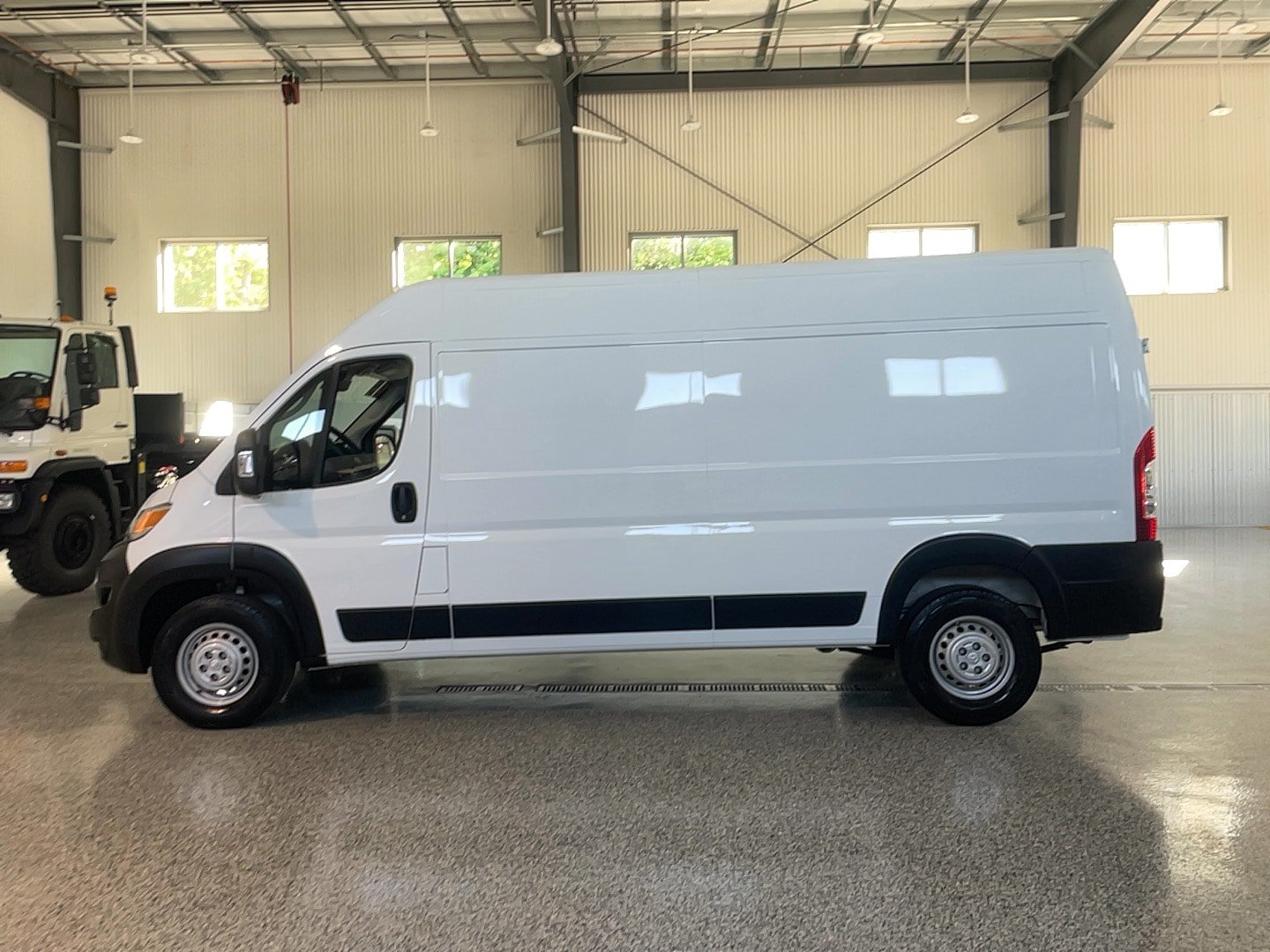 Used 2025 RAM ProMaster 3500 w/ Convenience Group FWD image 4
