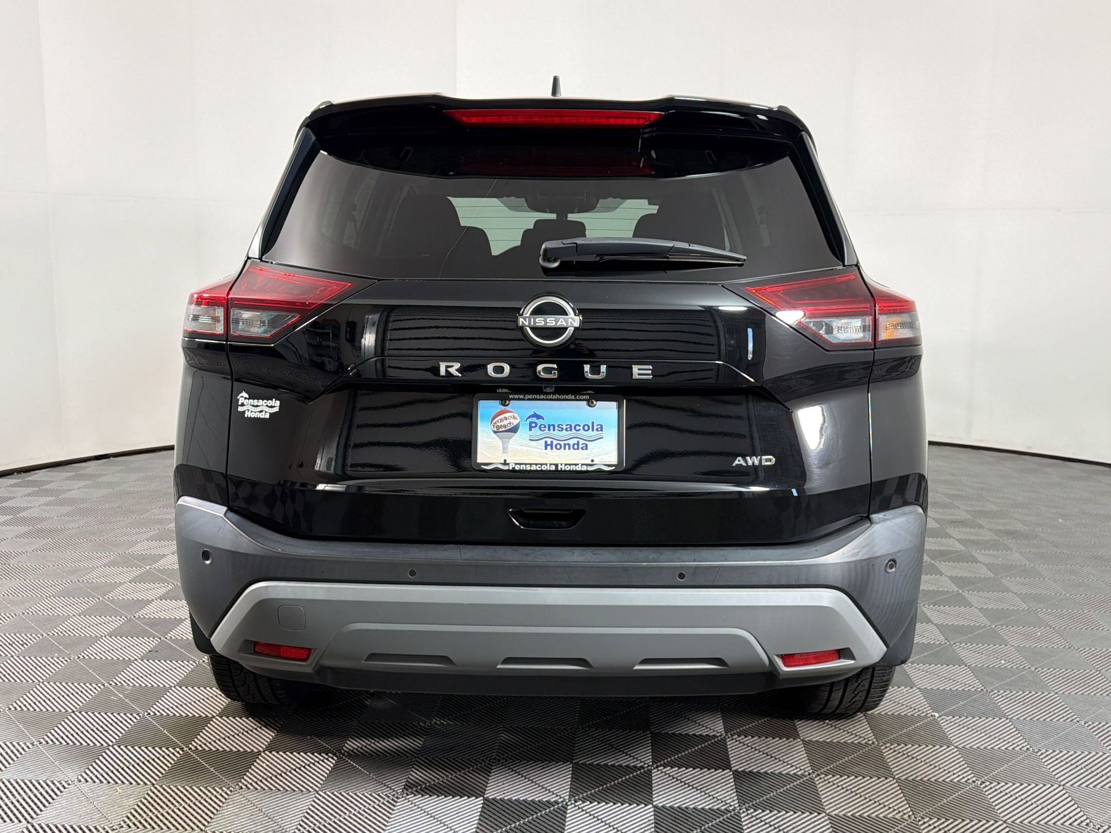 Used 2023 Nissan Rogue S AWD/4WD image 8