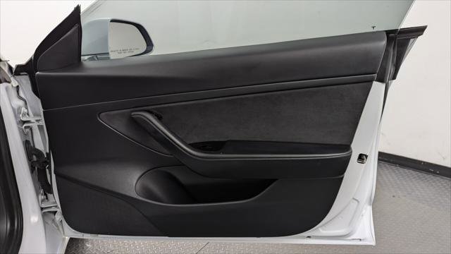 Used 2020 Tesla Model 3 Standard Range image 22