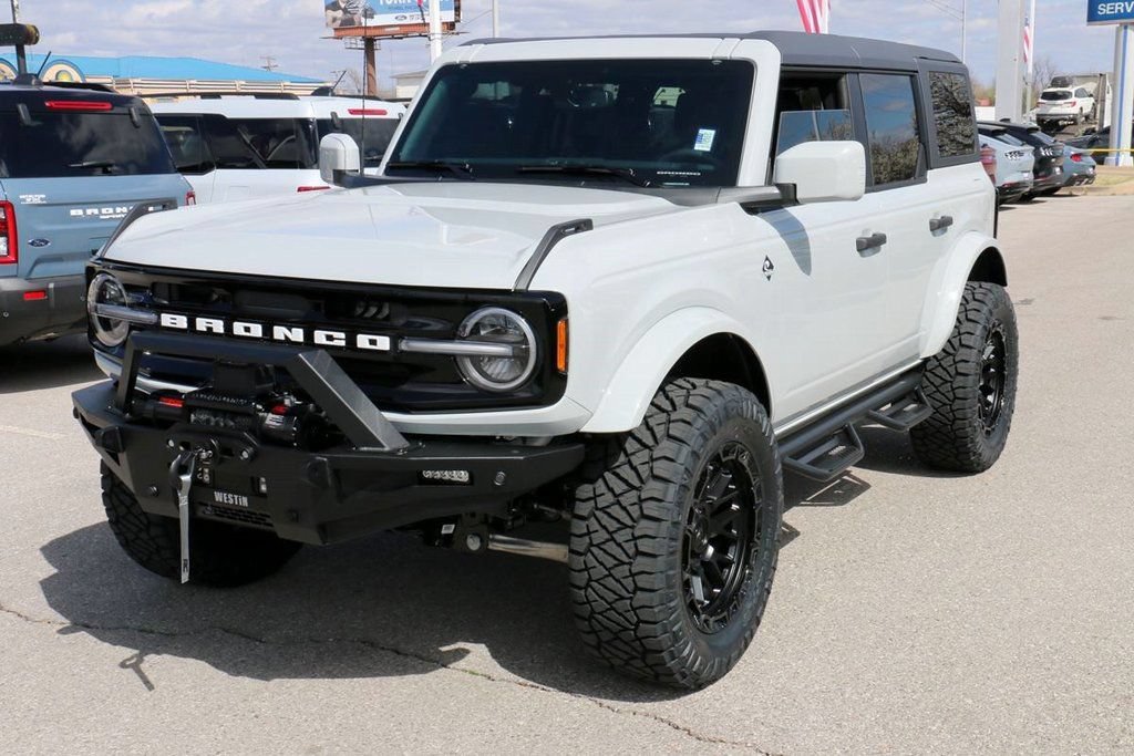 New 2026 Ford Bronco Outer Banks AWD/4WD image 2