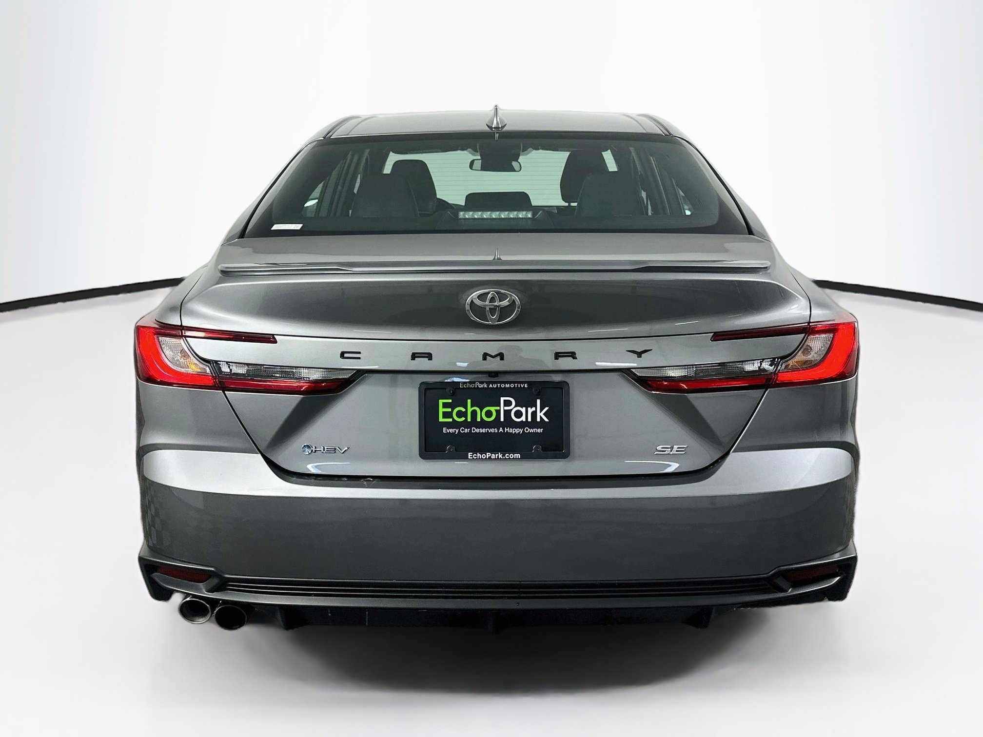 Used 2025 Toyota Camry SE FWD image 7
