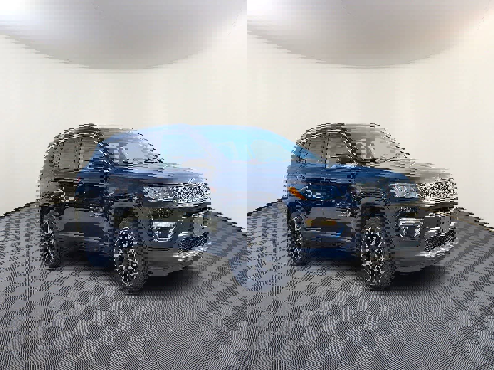 Used 2017 Jeep Compass Limited w/ Navigation Group image 4