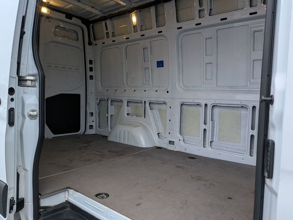 Used 2025 Mercedes-Benz Sprinter 2500 image 19