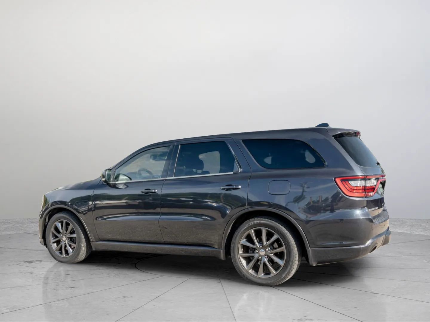 Used 2014 Dodge Durango R/T w/ Premium Nappa Leather Group RWD image 2