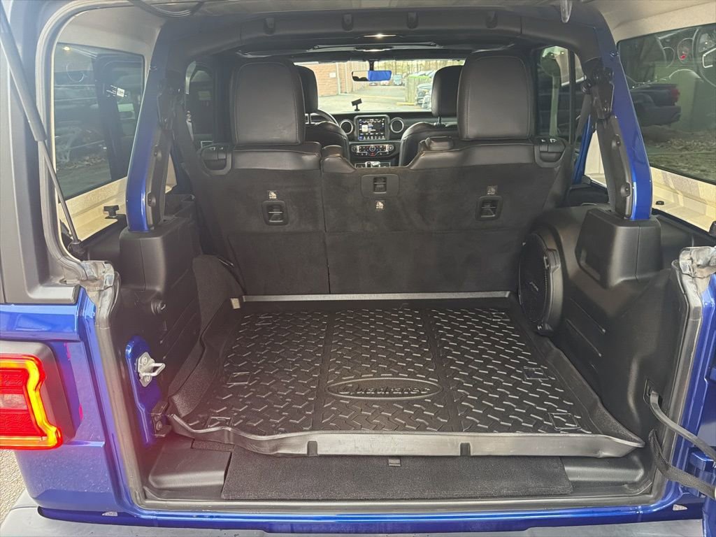 Used 2018 Jeep Wrangler Unlimited Sahara image 23