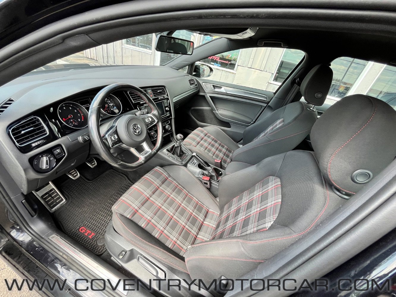 Used 2019 Volkswagen Golf 4-Door image 26