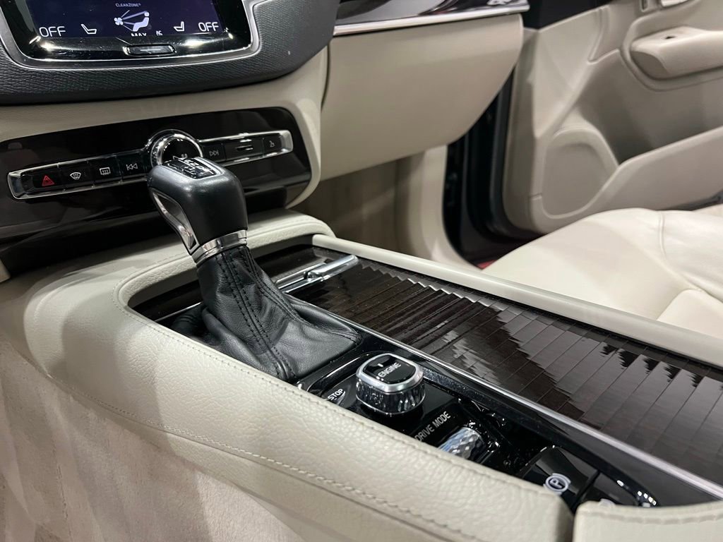 Used 2016 Volvo XC90 T6 Momentum image 31