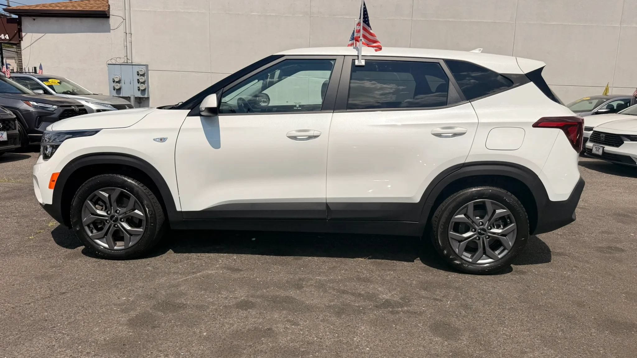 Used 2024 Kia Seltos LX AWD/4WD image 10
