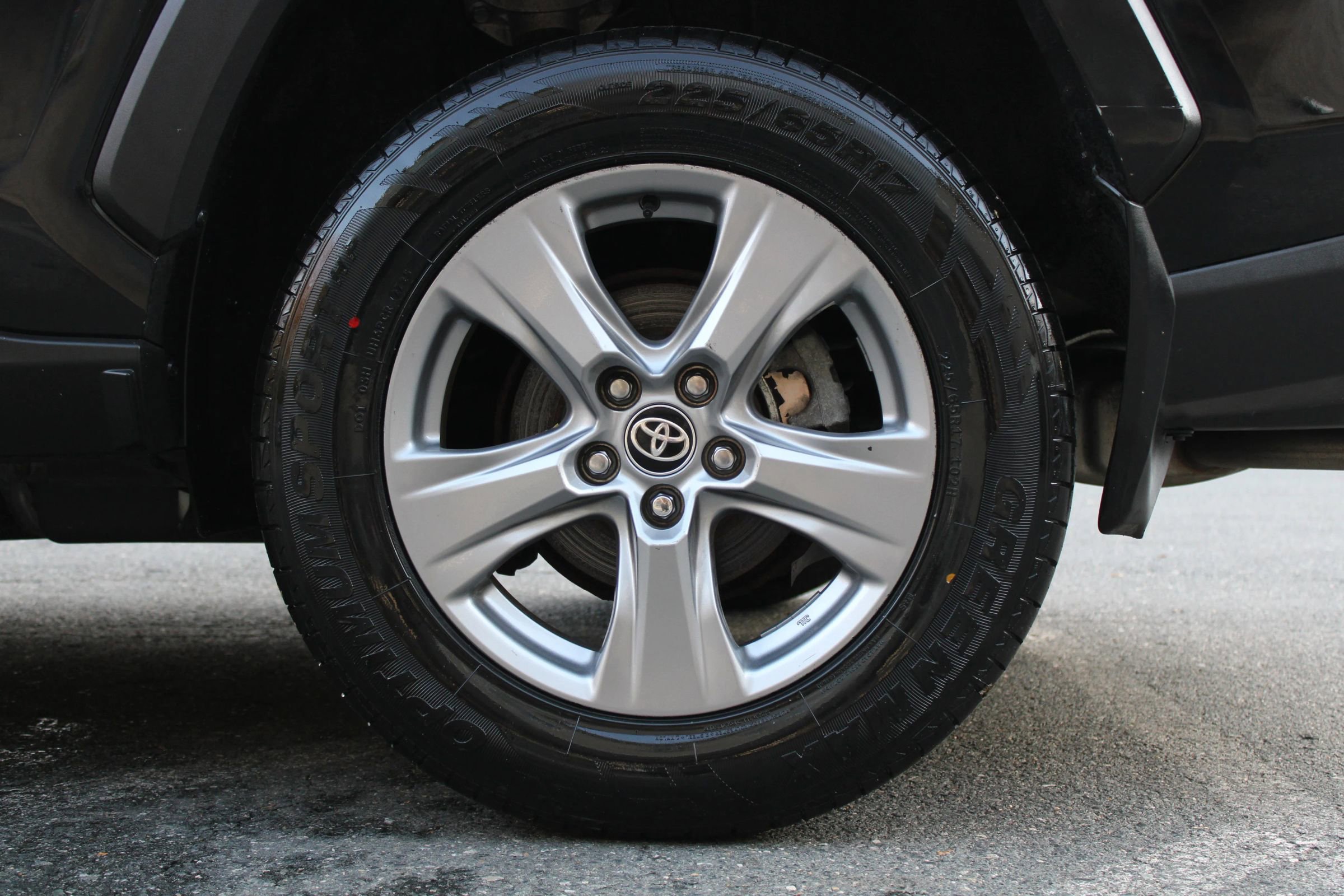 Used 2023 Toyota RAV4 XLE image 29