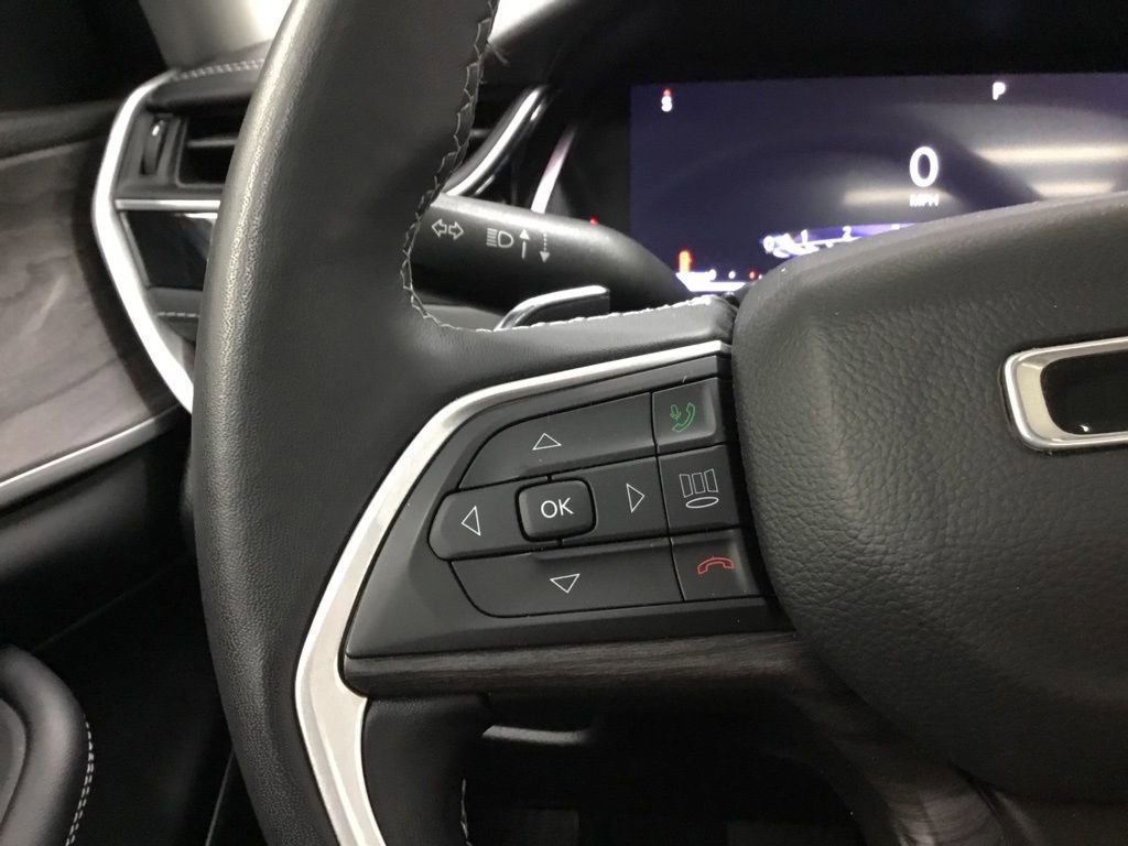Used 2022 Jeep Grand Cherokee L Limited w/ Luxury Tech Group II AWD/4WD image 50