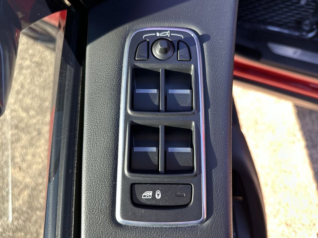 Used 2018 Jaguar F-PACE R-Sport image 13