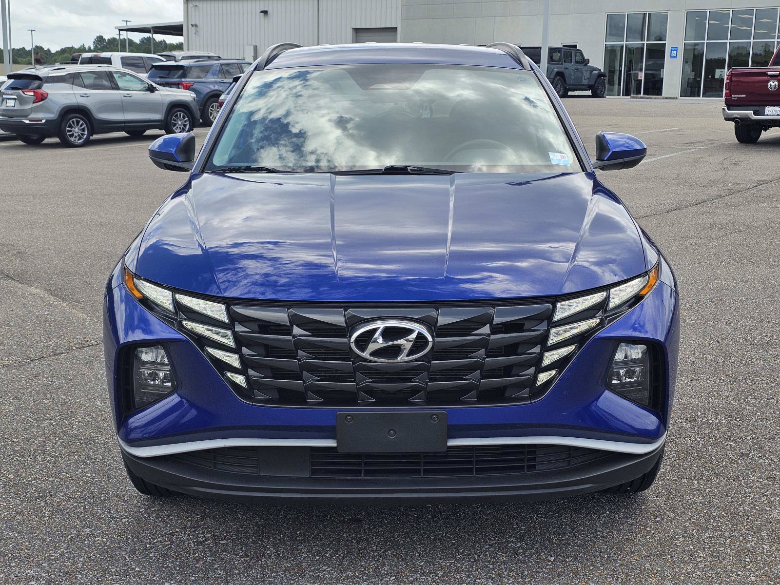 Used 2024 Hyundai Tucson SEL FWD image 2