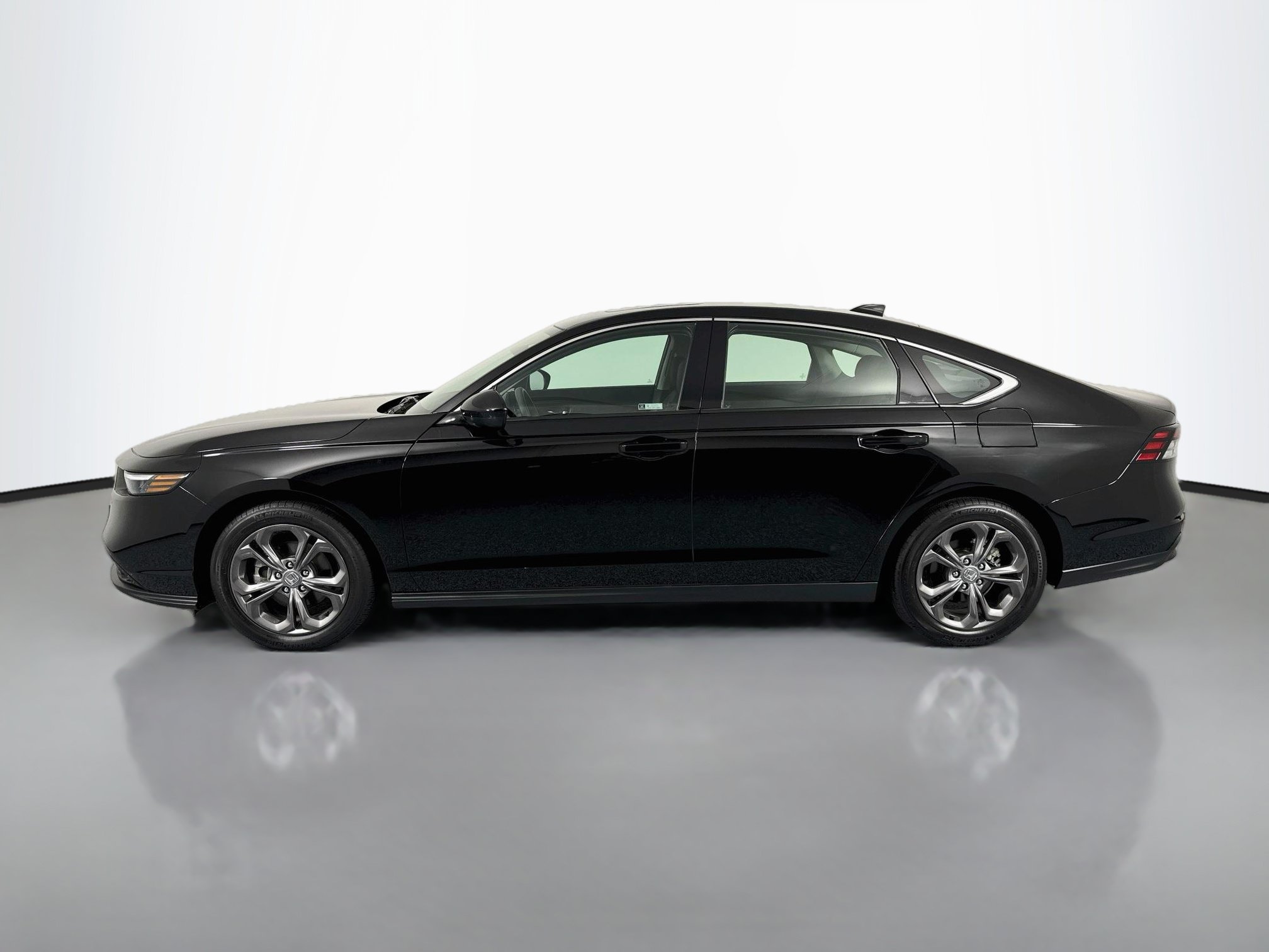 Certified 2024 Honda Accord EX image 8
