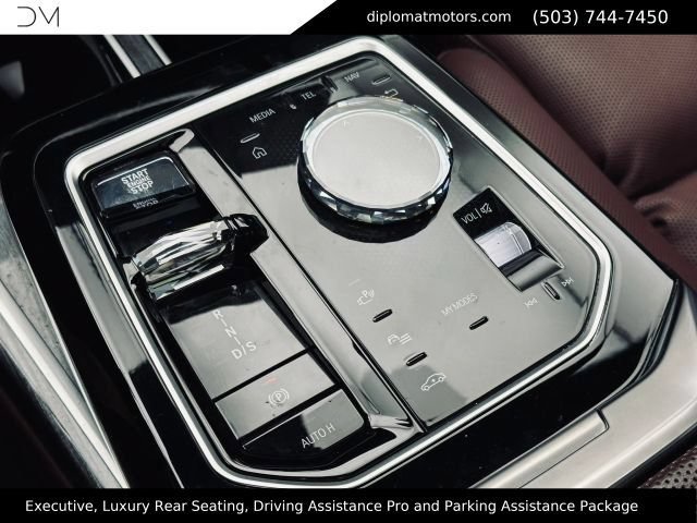 Used 2023 BMW 760i xDrive w/ Executive Package AWD/4WD image 42