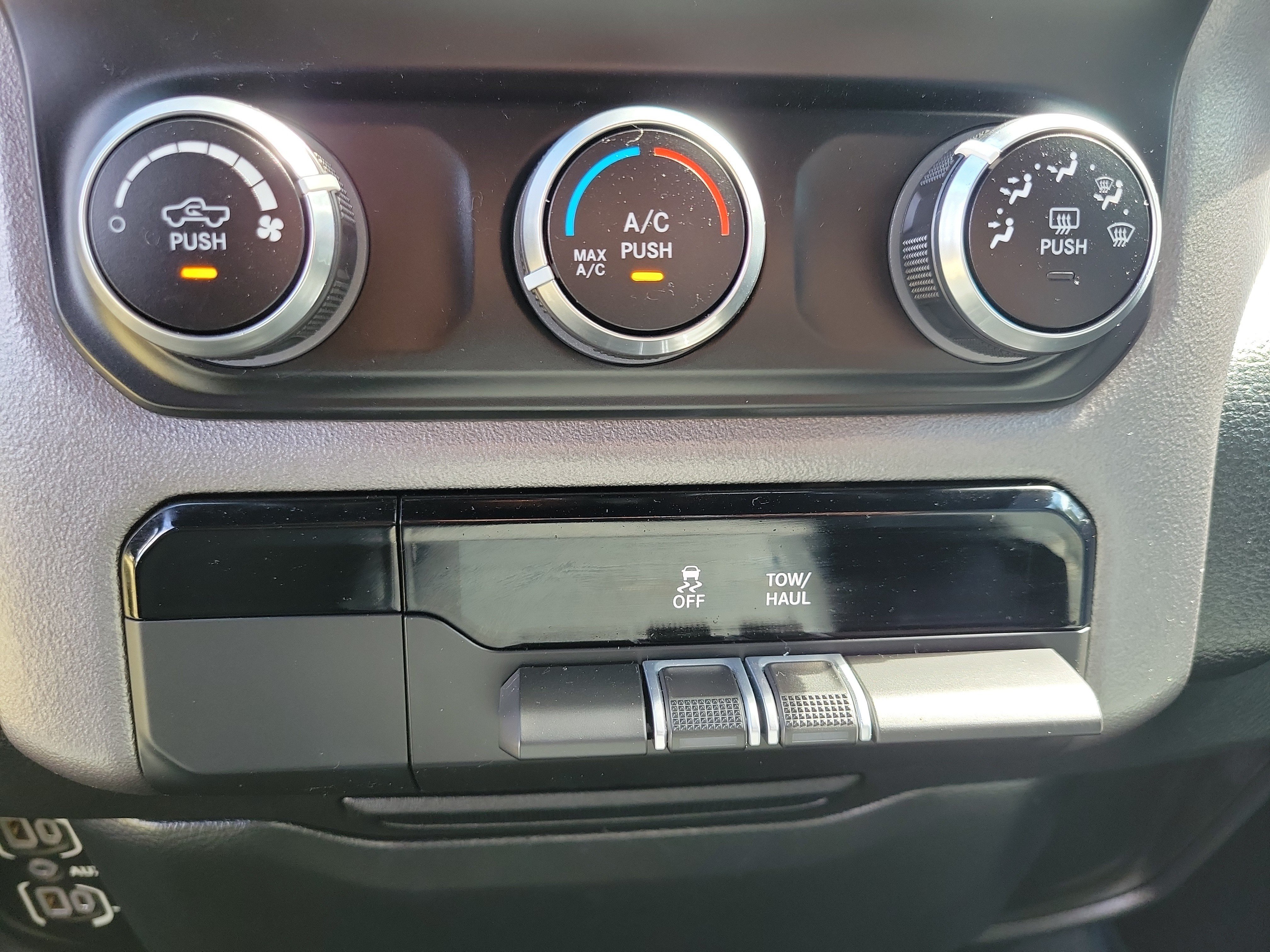 Used 2022 RAM 1500 Big Horn AWD/4WD image 23