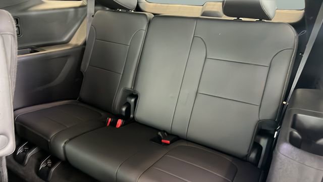 Used 2023 Chevrolet Traverse LT w/ LPO, Floor Liner Package image 21