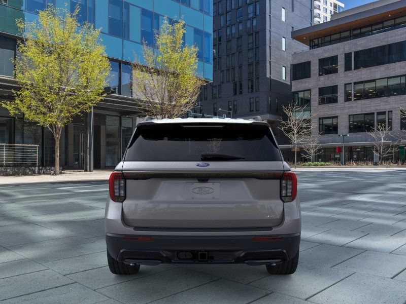 New 2026 Ford Explorer ST-Line w/ ST-Line Street Pack AWD/4WD image 5