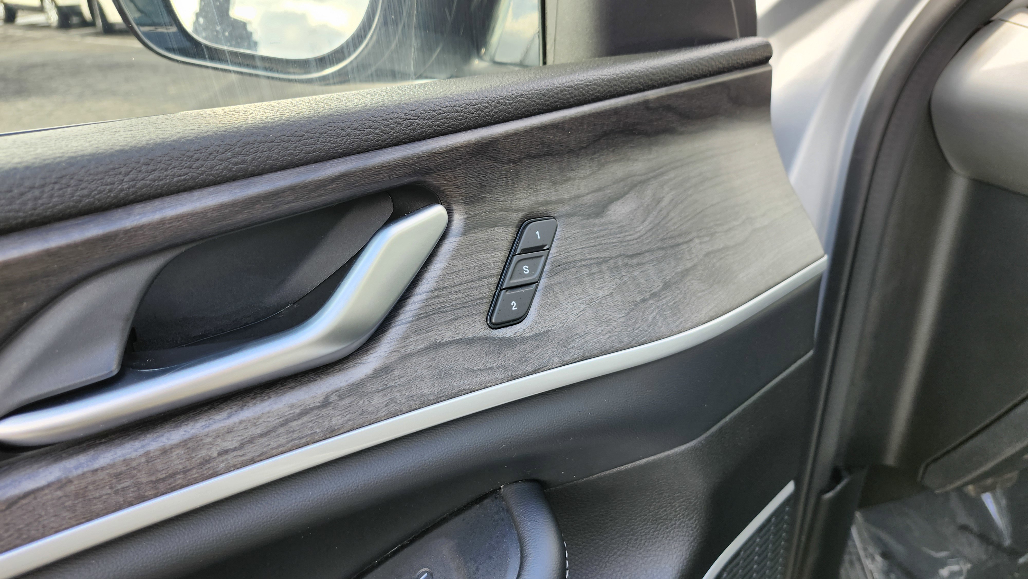 Used 2023 Jeep Grand Cherokee 4WD 4xe image 29