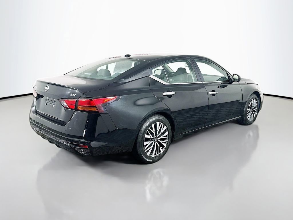 Used 2024 Nissan Altima 2.5 SV image 7