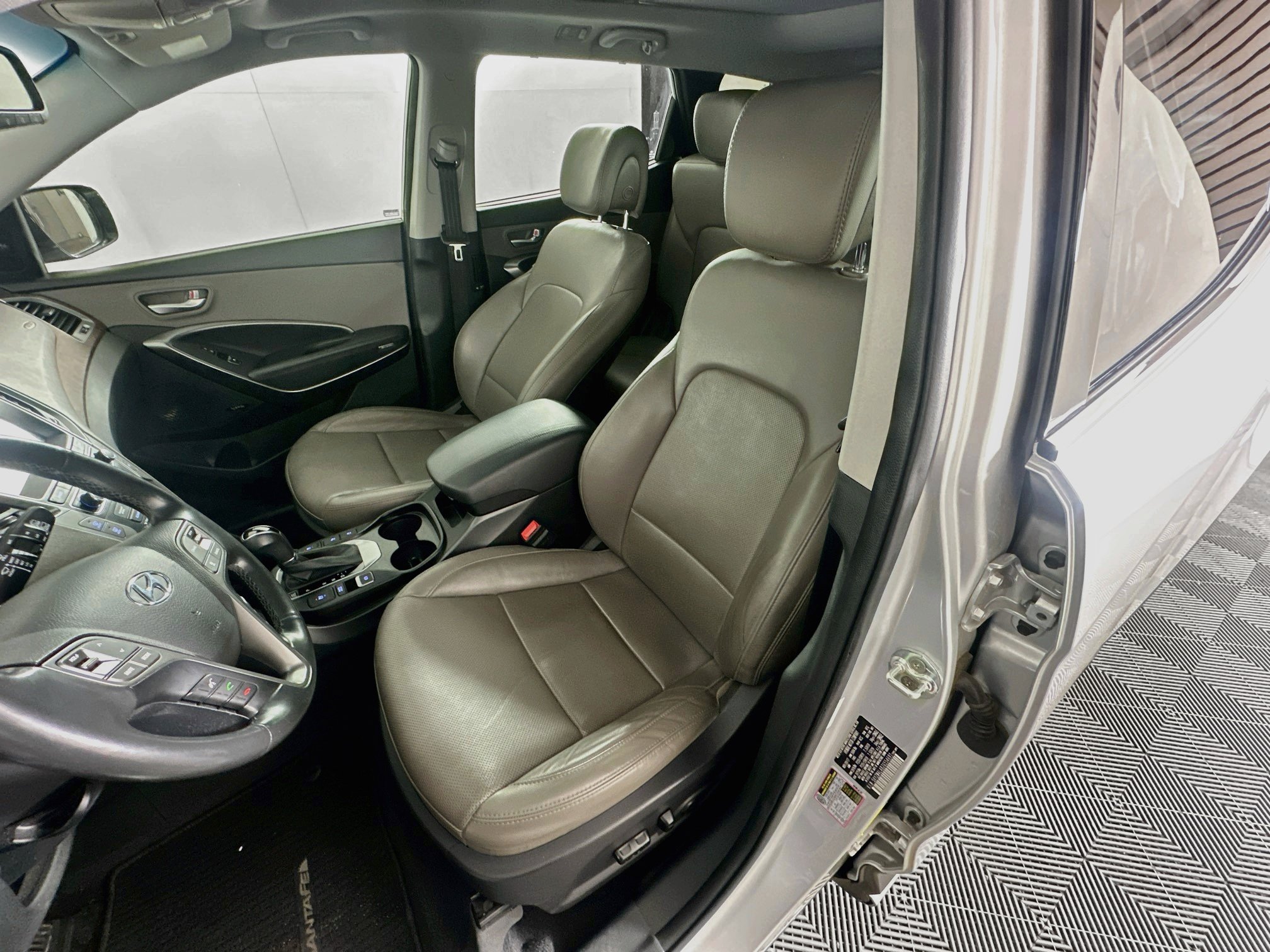 Used 2018 Hyundai Santa Fe Sport w/ 2.0T Ultimate Tech Package 05 FWD image 13