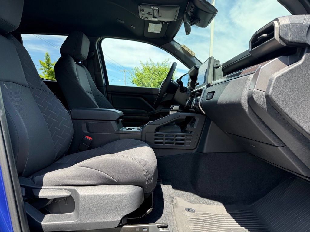 Certified 2025 Toyota Tacoma SR5 AWD/4WD image 20