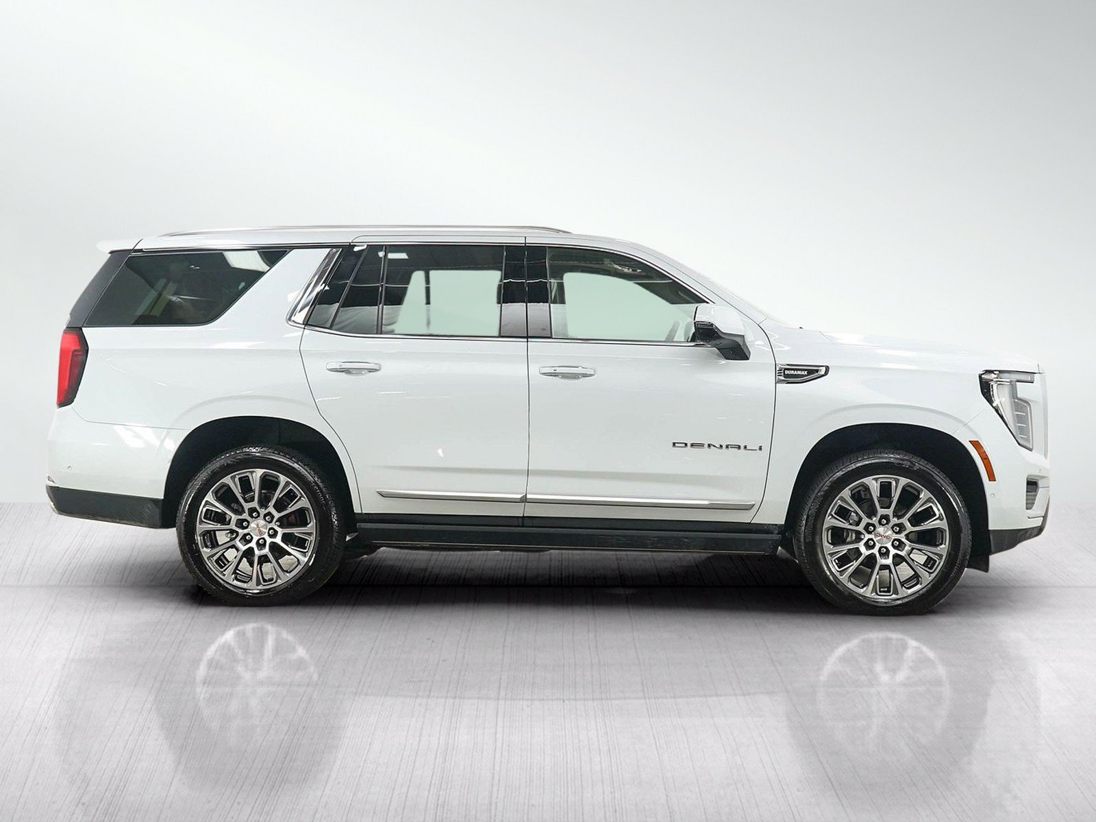 Used 2026 GMC Yukon Denali w/ Denali Reserve Package AWD/4WD image 6