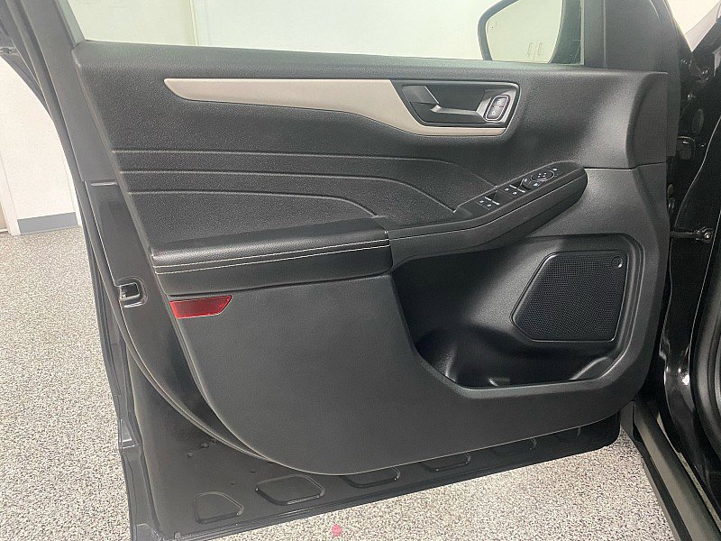 Used 2022 Ford Escape SE image 16