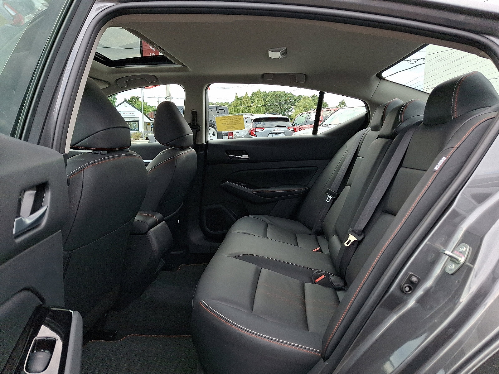 Certified 2025 Nissan Altima 2.5 SR w/ SR Premium Package image 10